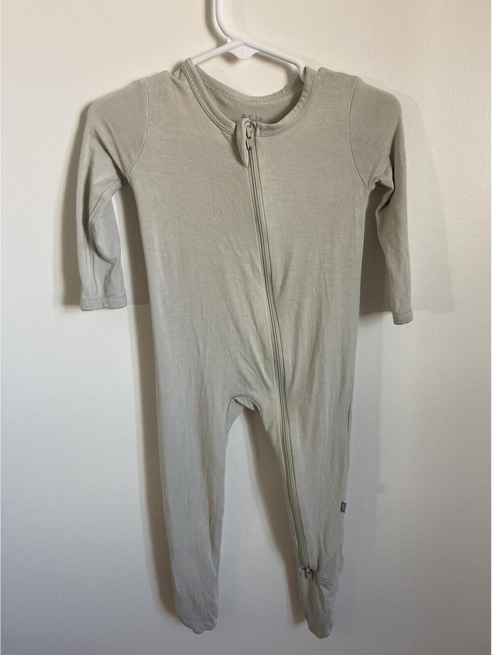 Kyte Baby Light Gray‎ Footed PJs 6-12M